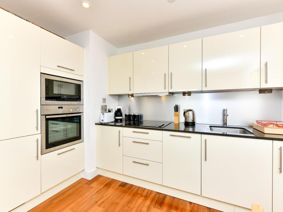 Pass The Keys Super Central Spacious 2 Bed Apartment With Parking Cardiff Exteriér fotografie